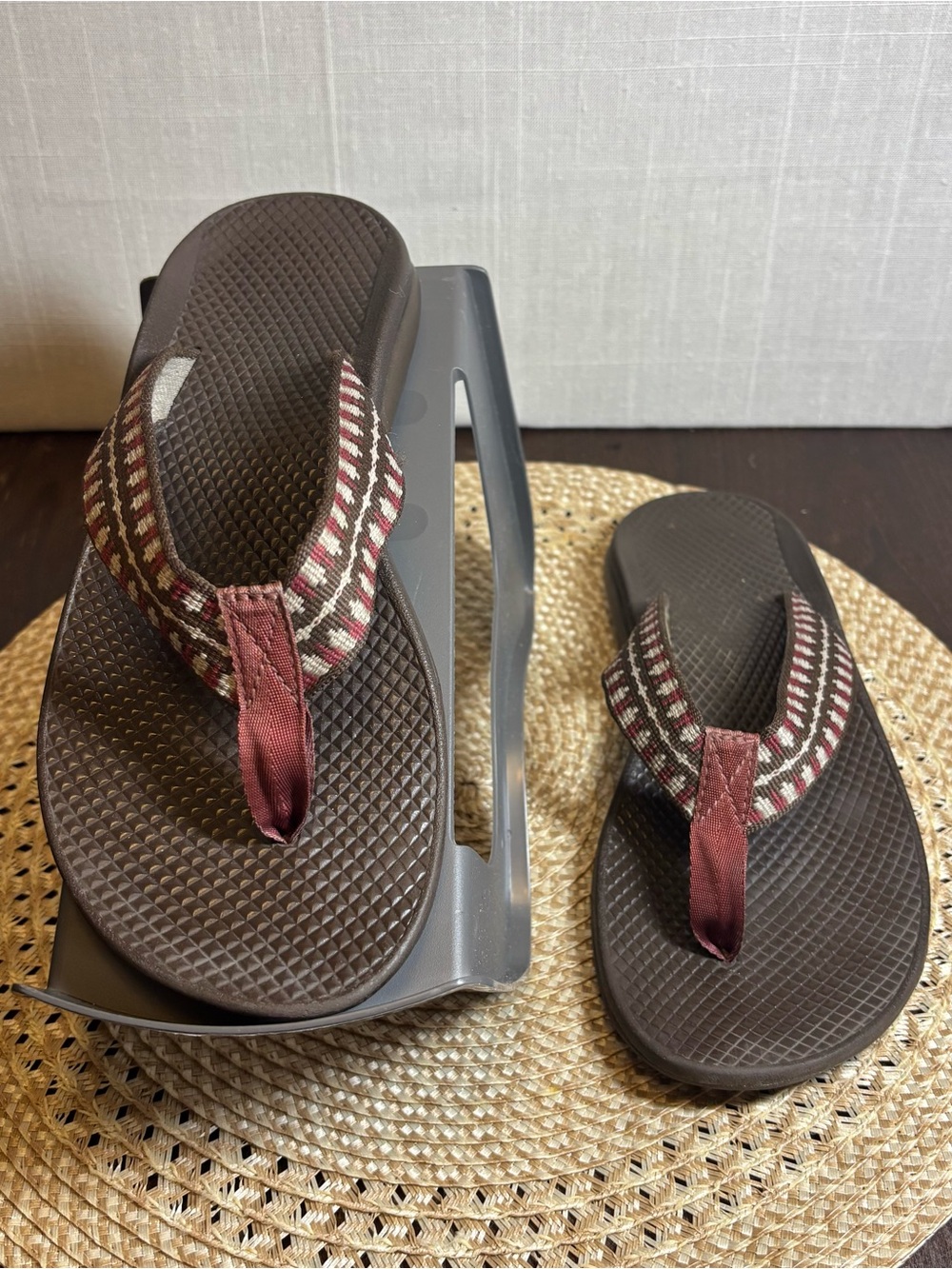 Chaco Women's Playa Pro Leather Flip Flop Sandals Grey Brown Durable Size 8